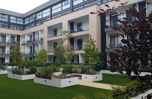 Cantonments Apartment | Embassy garden by Eric