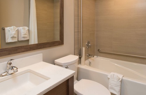 James Bay Hotel | Embassy Inn