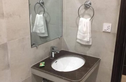 Islamabad Hotel | Embassy Lodge Motel