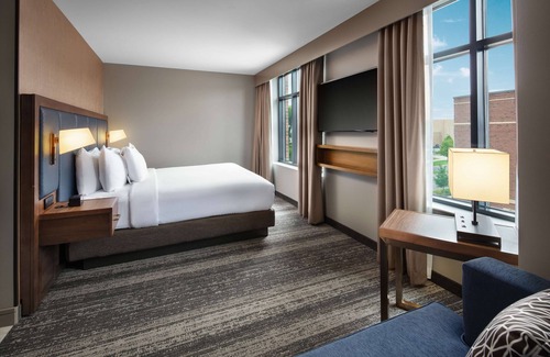 South Bend Hotel | Embassy Suites by Hilton South Bend at Notre Dame