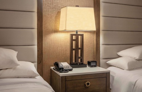 Waltham Hotel | Embassy Suites by Hilton Boston Waltham