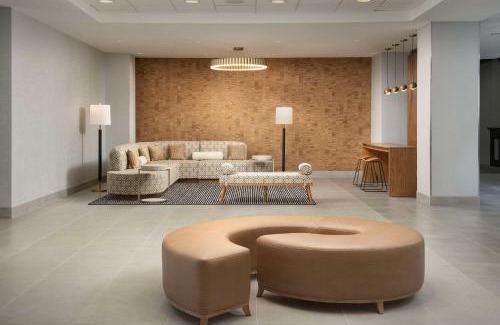 Ashburn Hotel | Embassy Suites by Hilton Dulles North Loudoun