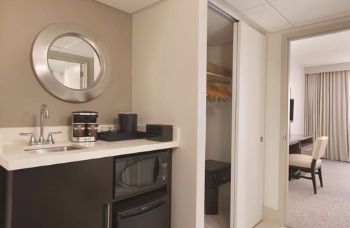 Brookfield Hotel | Embassy Suites by Hilton Milwaukee Brookfield