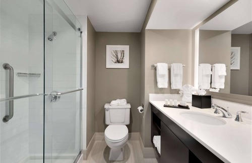 Brookfield Hotel | Embassy Suites by Hilton Milwaukee Brookfield