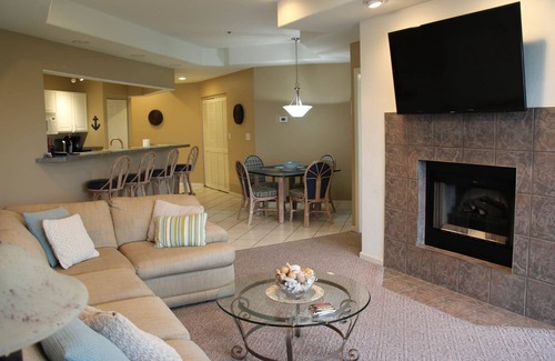 Lake Ozark Apartment | Emerald Bay Condos, TopSider