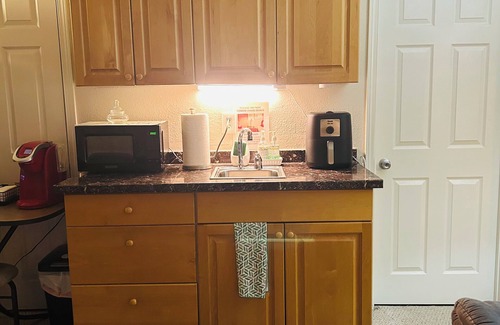 Eugene Apartment | Emerald City Cozy Studio Suite - Stay near university fun – 5 min drive