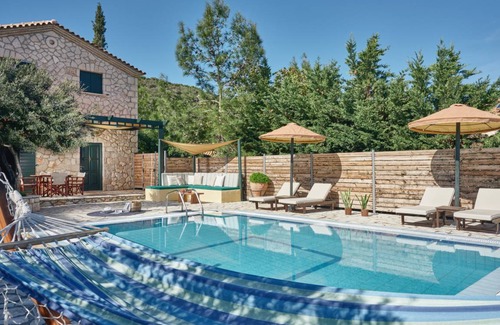 Varvara Villa | Emerald Classic Villa