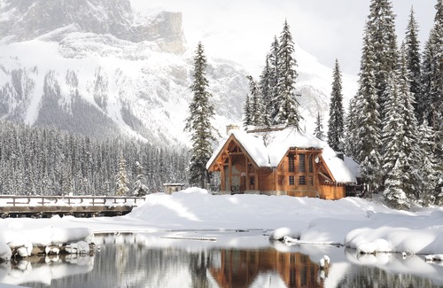 Field Hotel | Emerald Lake Lodge