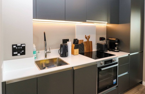 Holbeck Cottage | Emerald Retreat