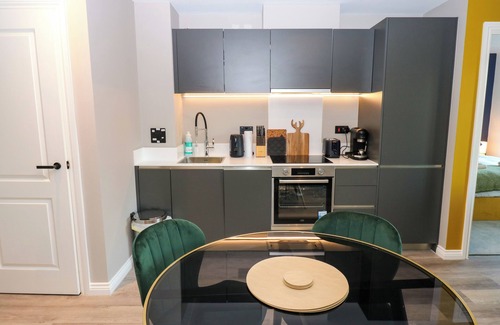 Holbeck Cottage | Emerald Retreat