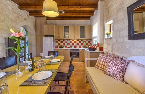 Kolymvari Villa | Emerald Villa - Four Bedroom Villa, Sleeps 8