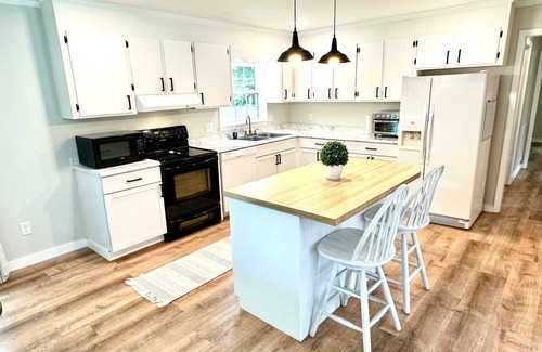 Albertson House | Emma's Sunpine Cottage