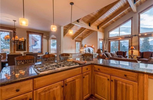 Woodmoor House | Emmett's Overlook