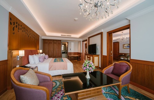 Chang Khlan Hotel | Empress Premier Hotel