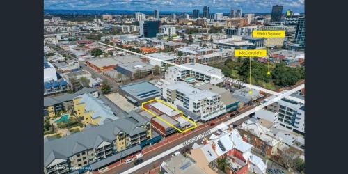 Perth Hostel | Emu Backpackers Perth - note - Valid Passport required for check in
