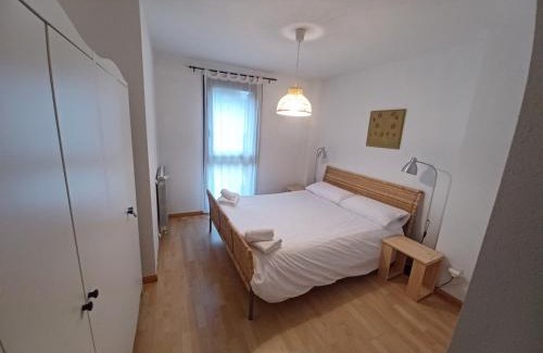 Biescas Apartment | En el pleno centro de Biescas con garaje, ascensor y WiFi