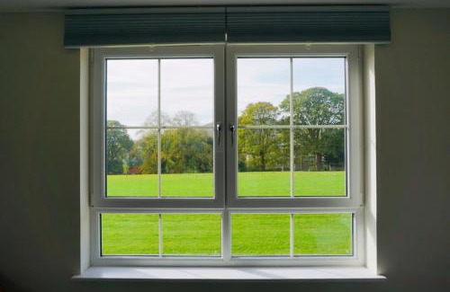 Blackburn House | En-suite Double Bedroom with Pentland Hill View