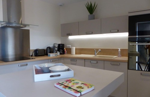 Charroux House | En toute sérénité - Private Jacuzzi and enclosed garden