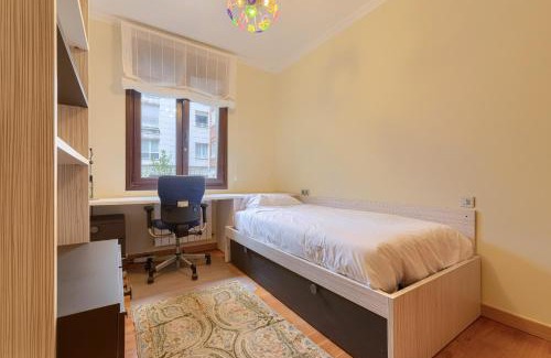 Castanos Apartment | Encanto y Confort en Calle Epalza - Tu Familia en el Corazón de Bilbao