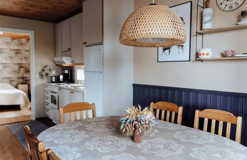 Orivesi House | Enchanting cottage in the woods, by the lake