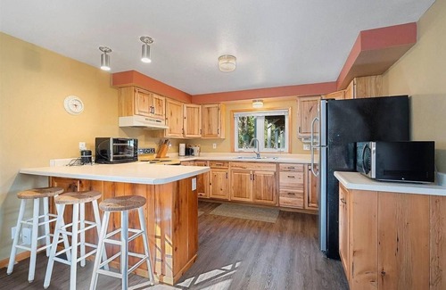 Wauksaukee Cottage | Enchanting cottage in charming Wausaukee with miles of walking trails