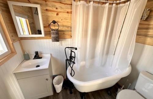 Ruch House | Enchanting Getaway Farmhouse And Tiny House Duo