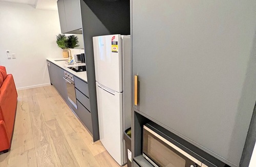 Reid Apartment | Enchanting in Red | 1bd 1bth 1csp