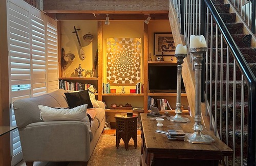 Marin City House | Enchanting Waterfront Chalet in Sausalito, CA