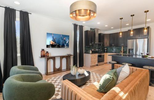 Nashville House | Encore Echo-2 Units-Mins to Ted Rhodes Golf Club