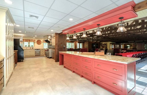 Annville House | Endless Family Fun @ Private LUX Retreat Sleeps 25