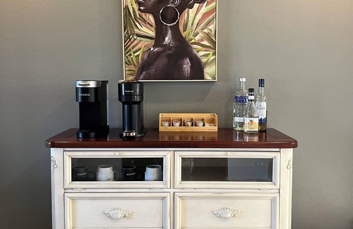 Pebble Beach House | Endless summer, fully equipped house with private pool. Pet-friendly