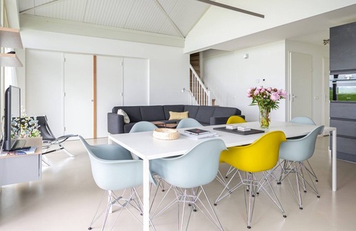 Akkrum House | Energy–neutral family bungalow of 180 m² suitable for 14 people