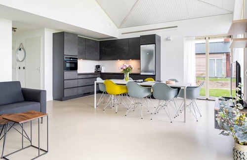 Akkrum House | Energy–neutral family bungalow of 180 m² suitable for 14 people