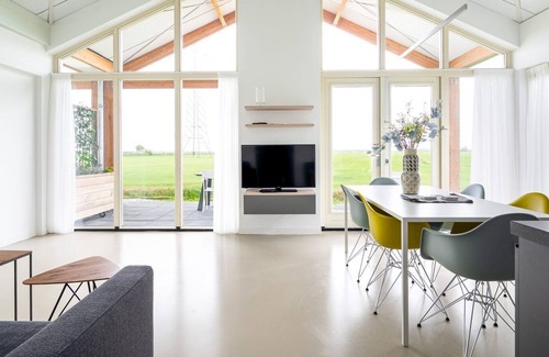 Akkrum House | Energy–neutral family bungalow of 180 m² suitable for 14 people