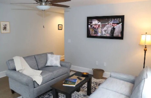 Enfield House | Enfield Bungalow in North Carolina