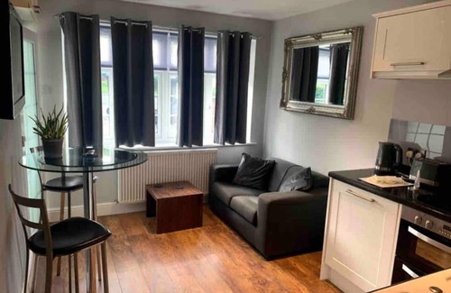 Highlands Apartment | Enfield Studio Guest Suite