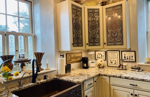 Skaneateles Cottage | English cottage style circa 1814 stone school house - Skaneateles, NY