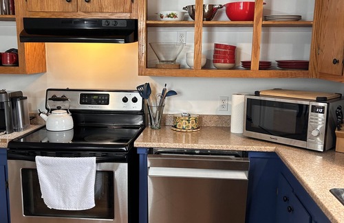 Sackville House | Enjoy a cozy stay at Sunflower House, a three-bedroom home in Sackville, N.B.