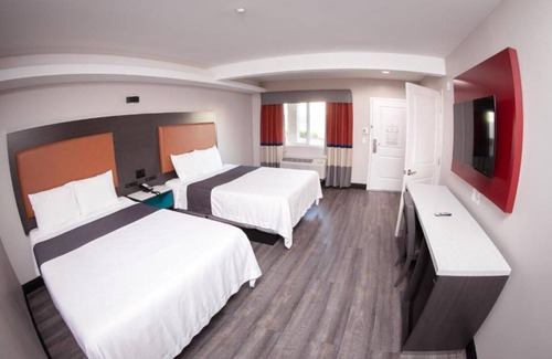 South Gate House | Enjoy a good deal on a comfortable stay in a convenient location