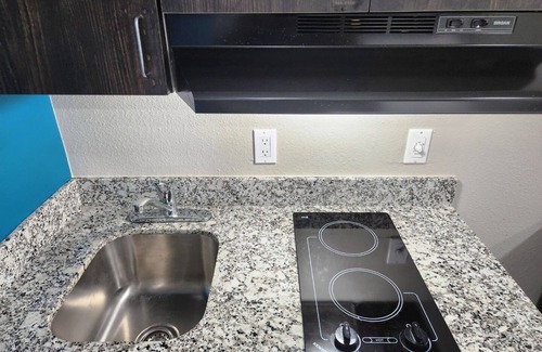 Wharton Hotel | Enjoy a Hassle-Free stay! Free Breakfast Near the Wharton County Museum