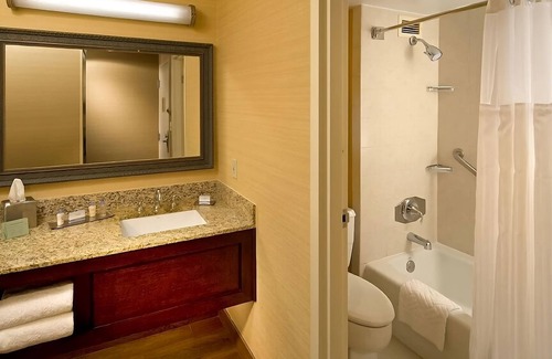 Gatlinburg Hotel | Enjoy a Hassle-Free and Suiting Stay! Indoor Pool, Pets Allowed!