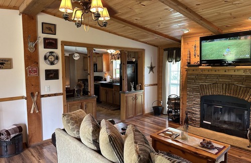 Canaseraga Cabin | Enjoy a private getaway - outdoor adventure at your doorstep!