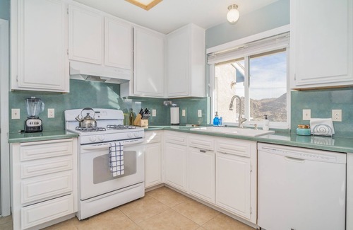 Joshua Tree House | Enjoy a relaxing a stay in the ❤️ of Joshua Tree.