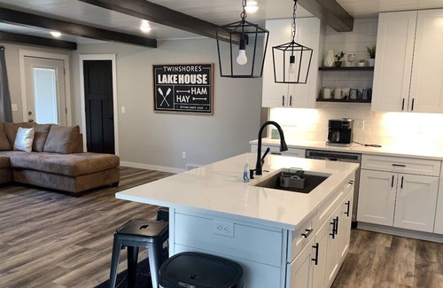 Nevis House | Enjoy a relaxing vacation with views and access to two lakes