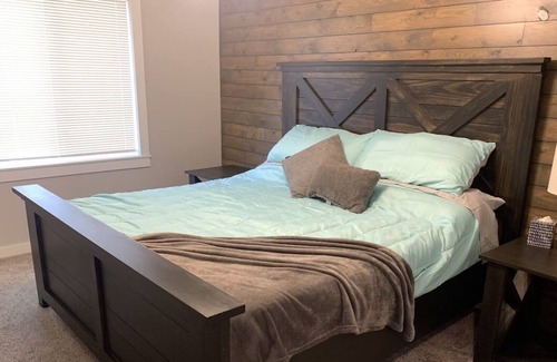 Nevis House | Enjoy a relaxing vacation with views and access to two lakes