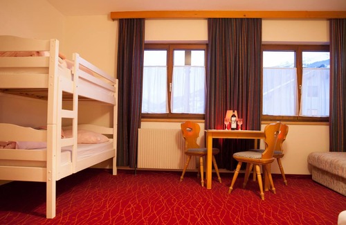 Uderns Apartment | Enjoy a whole floor of freedom with a great view of the Tyrolean mountains