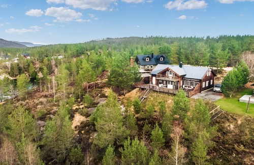 Vegusdal House | Enjoy a wonderful vacation close to nature in this inviting vacation home.