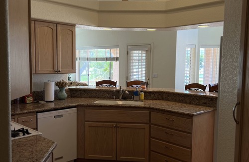 Fort Mohave House | Enjoy an oasis's over looking the golf course