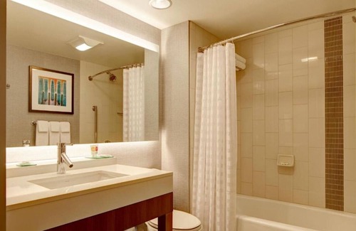 Nut Tree House | enjoy being minutes away from the University of California