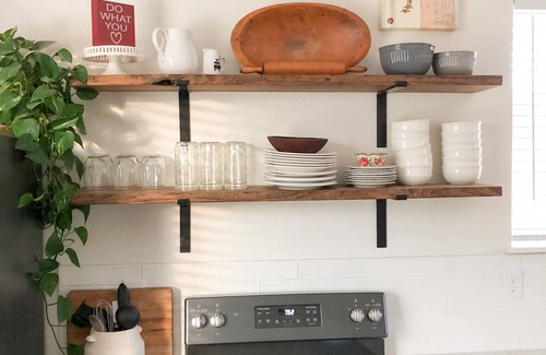 Monument House | Enjoy country living in this charming farmhouse guest cottage